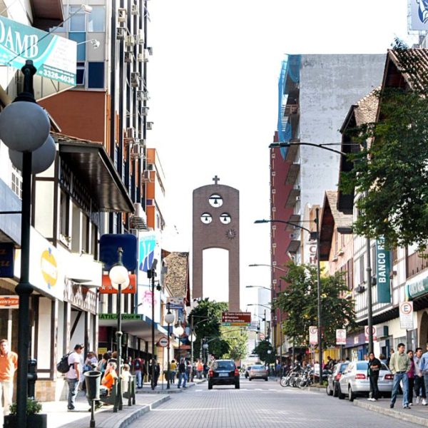 Rua-XV-COMERCIO-1-1024x680